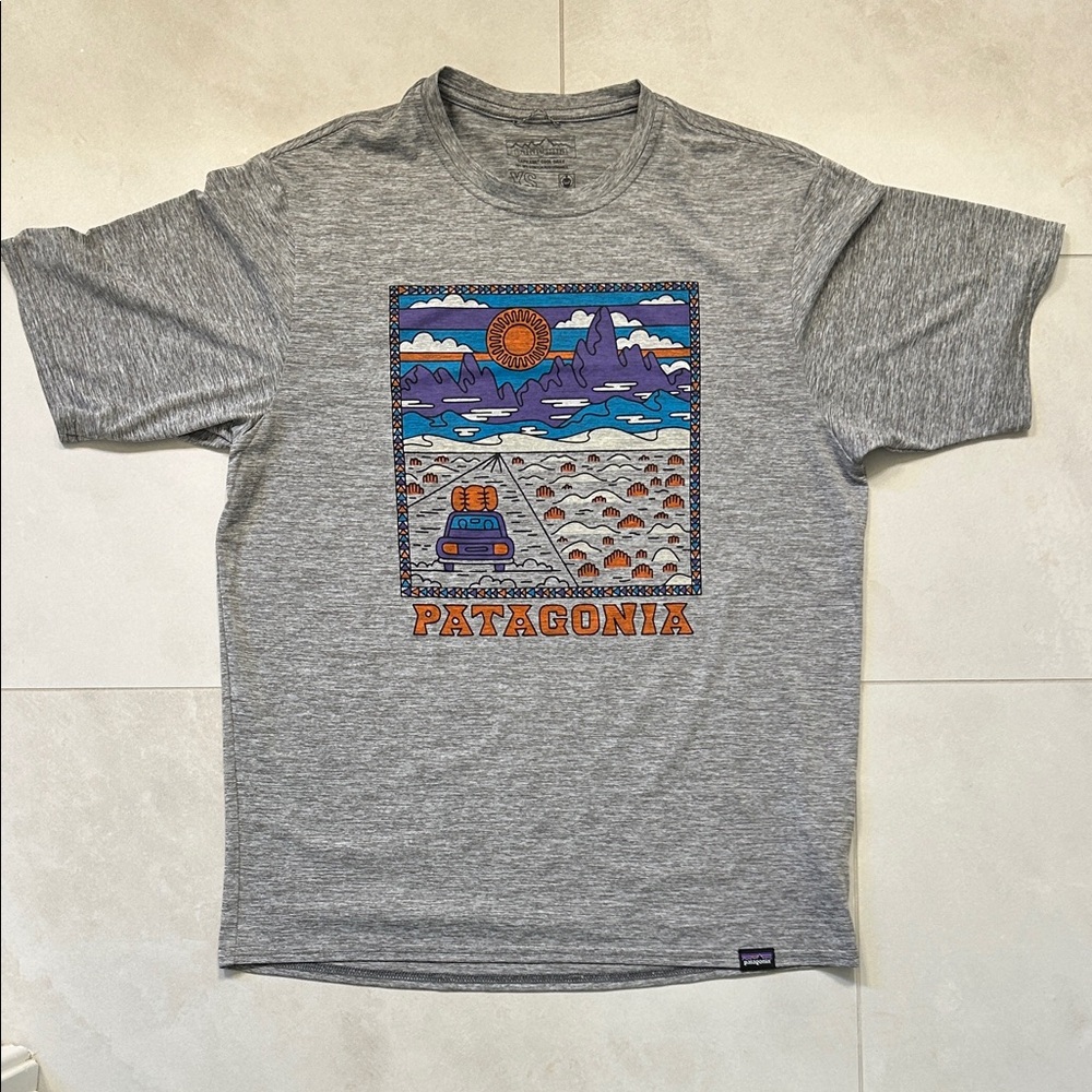 Patagonia capilene cool dry shirt sleeve t-shirt. EUC men’s XS